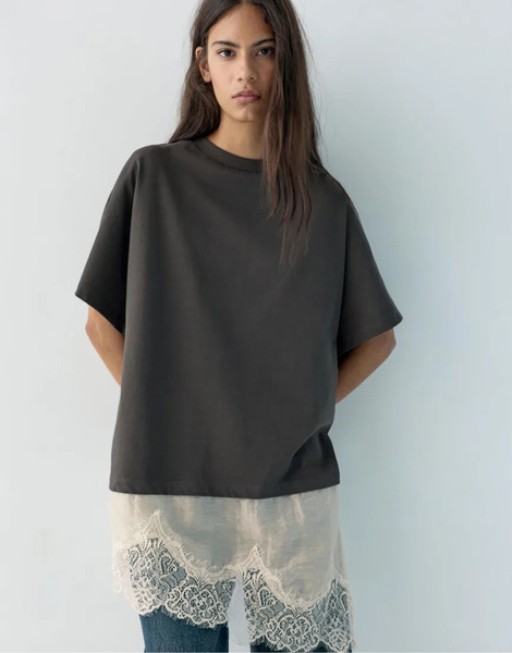  Pull & Bear Contrast T Shirt With Lace Hem In Grey 