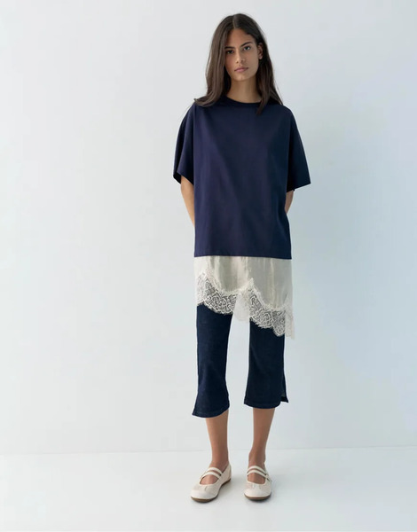  Pull & Bear Contrast T Shirt With Lace Hem In Navy 