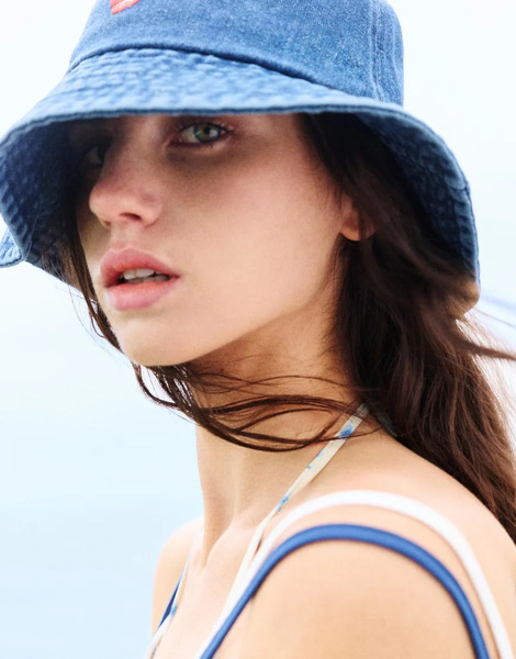  Pull & Bear Embroidered Denim Bucket Hat In Blue 