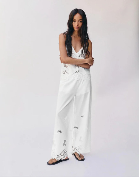  Pull & Bear Embroidered Trousers In White 