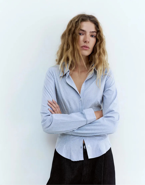  Pull & Bear Fitted Shirt With Pleats In Medium Blue 
