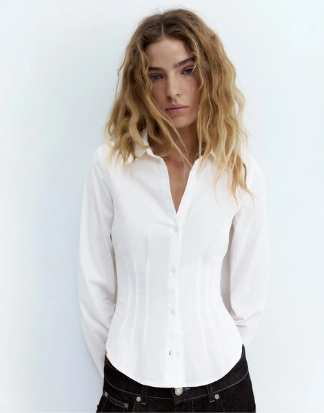 Pull & Bear Fitted Shirt With Pleats In White 