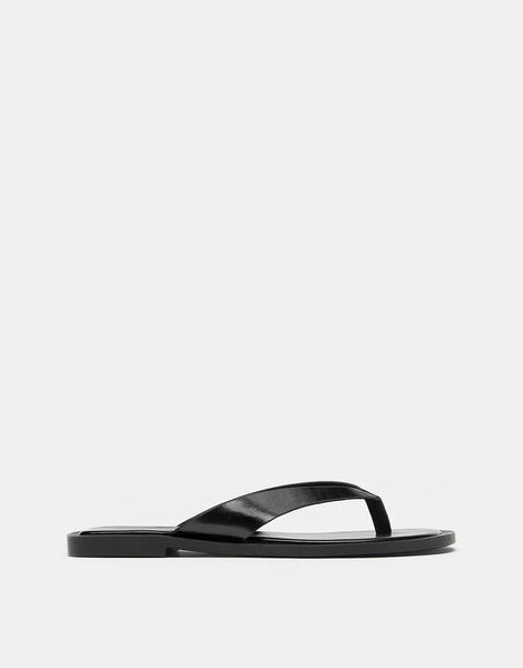 Pull & Bear Flat Sandals In Black 