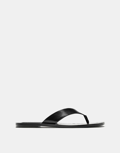  Pull & Bear Flat Studded Sandals In Black 