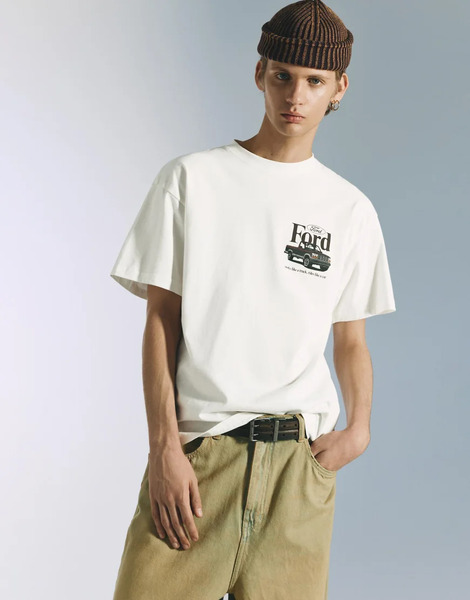  Pull & Bear Ford T Shirt In Off White 