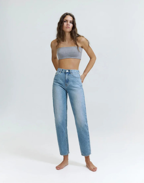  Pull & Bear High Waist Mom Jeans In Medium Blue 