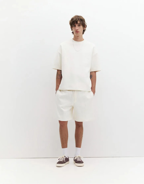  Pull & Bear Interlock Jogger Bermuda Shorts In Off White 