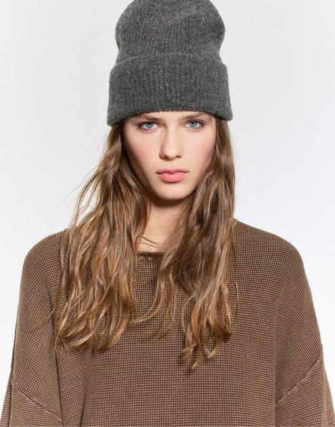  Pull & Bear Knit Beanie In Grey 