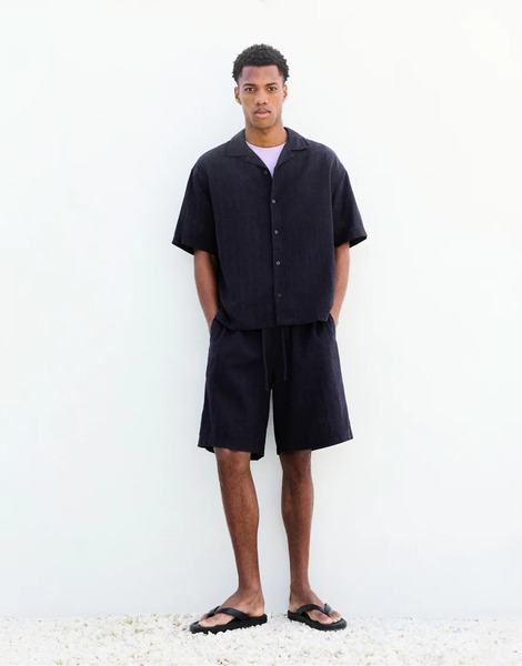  Pull & Bear Linen Blend Textured Bermuda In Navy 