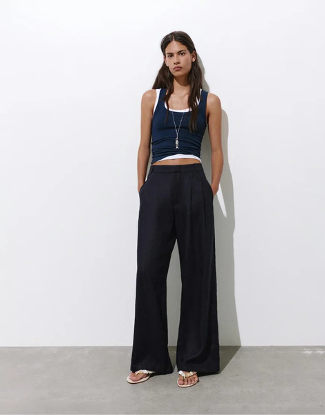  Pull & Bear Linen Trousers With Pleats In Navy 