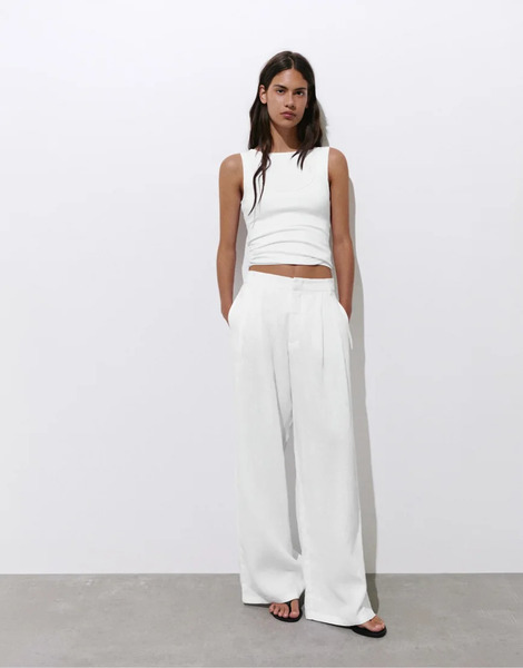  Pull & Bear Linen Trousers With Pleats In White 