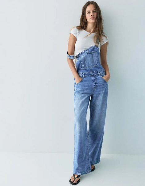  Pull & Bear Long Denim Dungarees In Medium Blue 