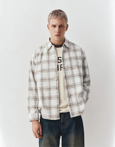  Pull & Bear Long Sleeve Check Shirt In Off White 