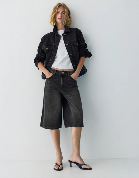  Pull & Bear Low Rise Jorts In Black 