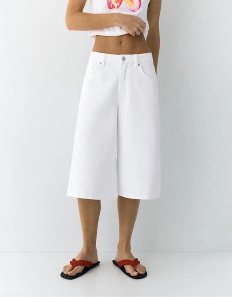  Pull & Bear Low Rise Jorts In White 