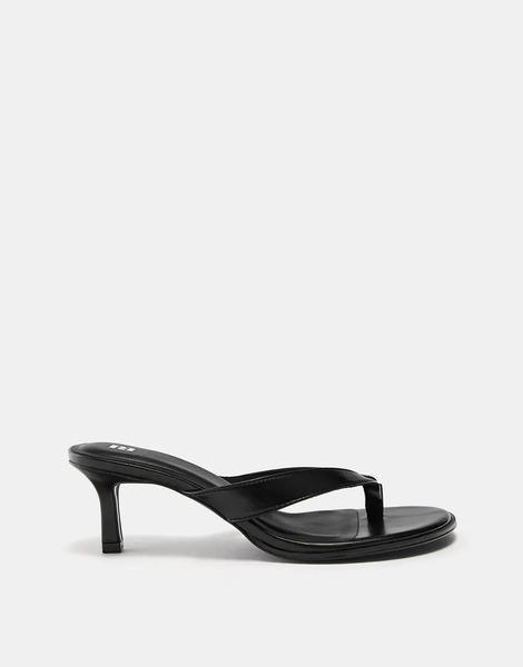  Pull & Bear Mid Heel Toe Thong Sandals In Black 