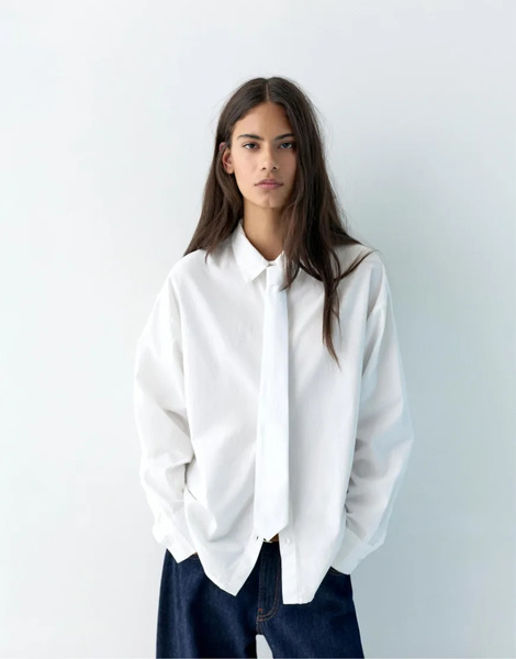  Pull & Bear Poplin Shirt With Tie In White 