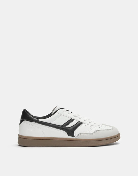  Pull & Bear Retro Trainers In White 