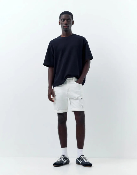 Pull & Bear Ripped Denim Bermuda Shorts In Off White 