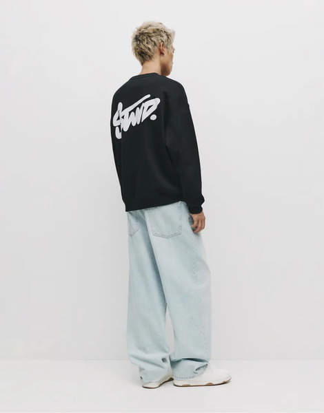  Pull & Bear Round Neck Stwd Sweatshirt In Black 