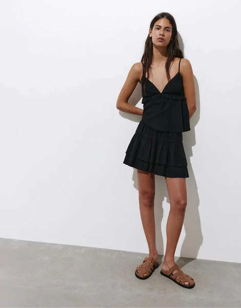  Pull & Bear Ruffled Mini Skirt With Linen In Black 