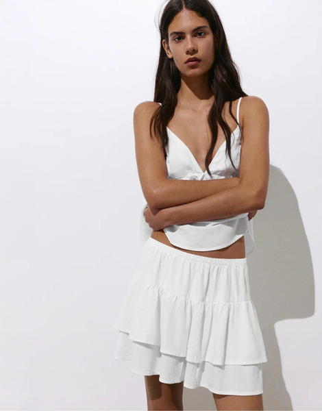  Pull & Bear Ruffled Mini Skirt With Linen In White 