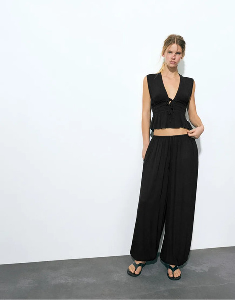 Pull & Bear Sarouel Crepe Trousers In Black 