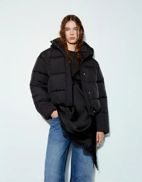  Pull & Bear Short Puffer Jacket With Hood In Black 