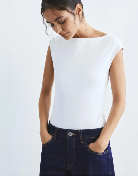  Pull & Bear Short Sleeve Bodysuit In White 