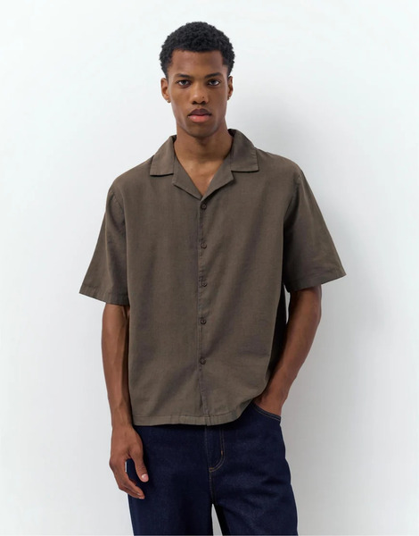  Pull & Bear Short Sleeve Linen Blend Shirt In Chocolate Brown 