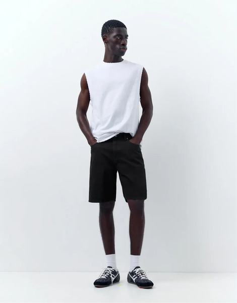  Pull & Bear Standard Denim Bermuda Shorts In Black 