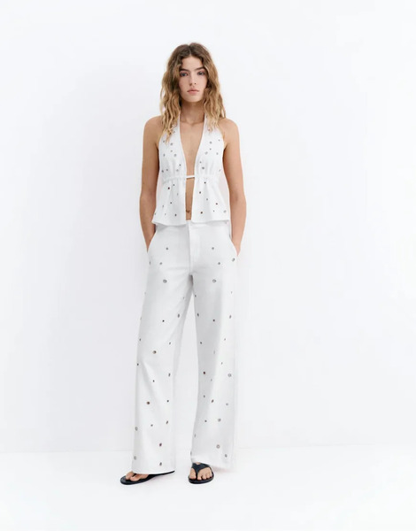  Pull & Bear Straight Leg Eyelet Trousers In White 