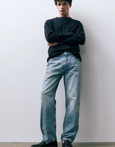  Pull & Bear Straight Leg Jeans In Medium Blue 