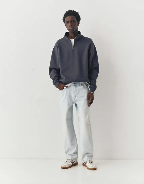  Pull & Bear Straight Leg Jeans In Pale Indigo Blue 
