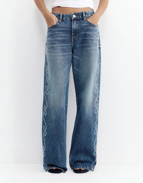  Pull & Bear Straight Leg Jeans With Studs In Dark Blue 