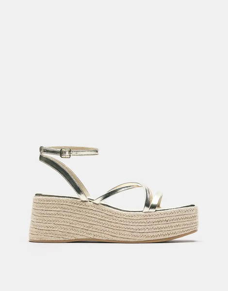  Pull & Bear Strappy Wedge Sandals In Gold Multi 