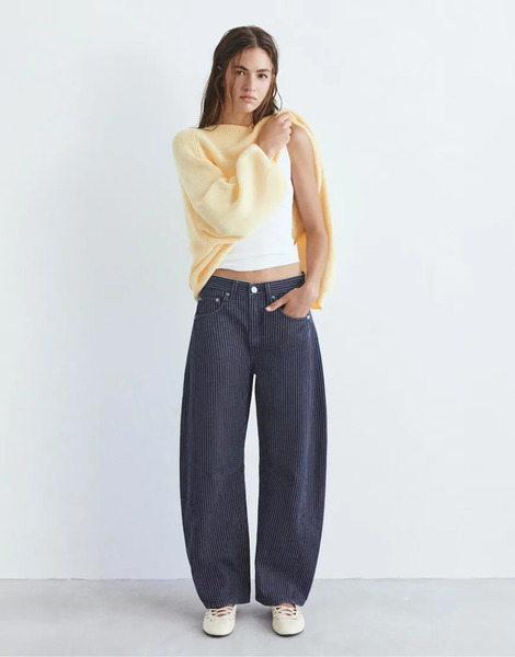  Pull & Bear Striped Balloon Jeans In Medium Blue 