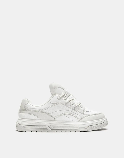  Pull & Bear Stwd Distressed Skate Trainers In White 
