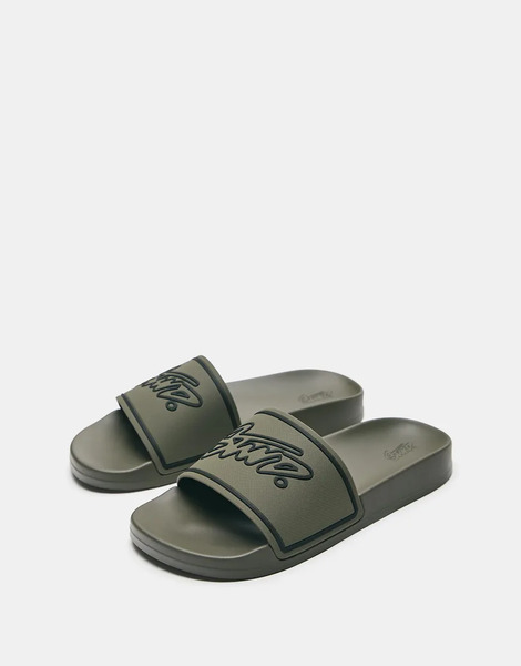  Pull & Bear Stwd Rubberised Sandals In Khaki Multi 