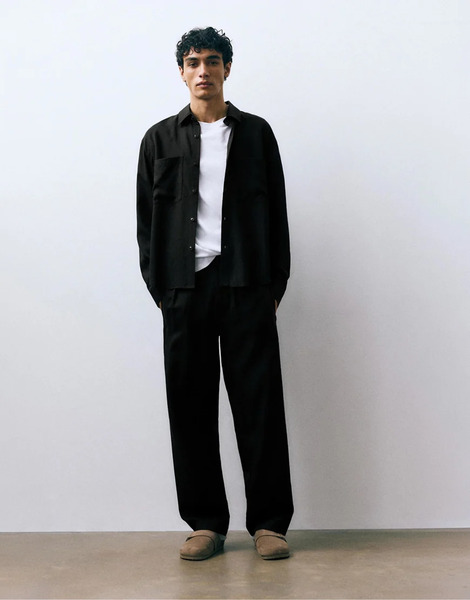  Pull & Bear Tailored Fit Jogger Trousers In Black 