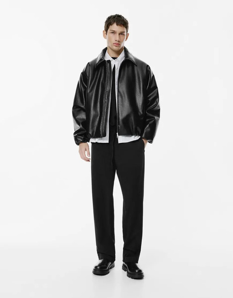  Pull & Bear Tailored Fit Joggers In Black 