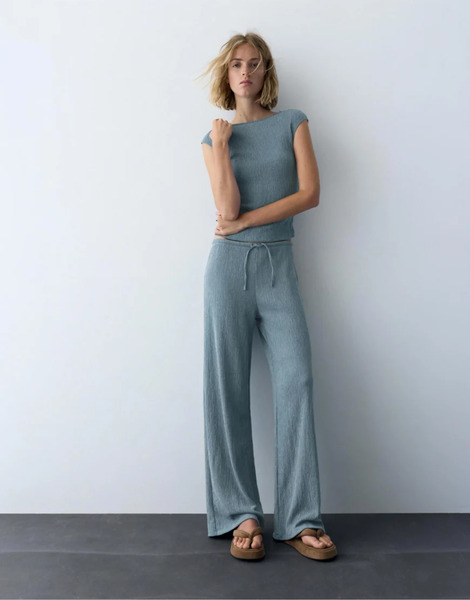  Pull & Bear Wide Leg Crepe Trousers In Medium Blue 