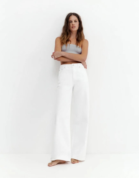  Pull & Bear Wide Leg Jeans In White 
