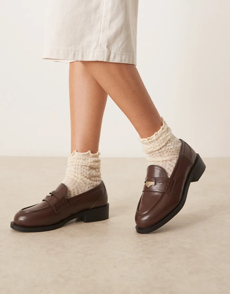  Raid Nonnie Penny Loafers In Brown 
