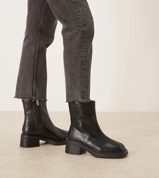  Raid Wide Fit Eabha Chelsea Boot In Black 