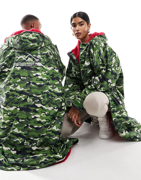  Regatta Adult's Changing Robe In Camo Print Green 
