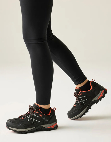  Regatta Samaris Iii Technical Waterproof Low Walking Boots In Black 