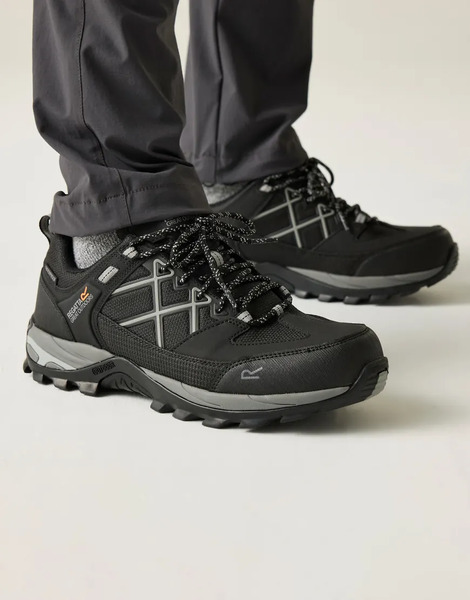  Regatta Samaris Iii Technical Waterproof Low Walking Boots In Black 