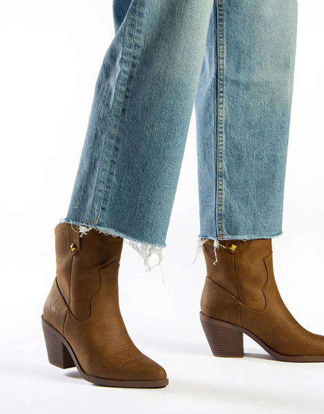  Rocketdog Feather Ankle Boots In Brown 