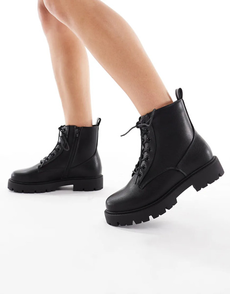  Schuh Asher Chunky Lace Up Boots In Black 